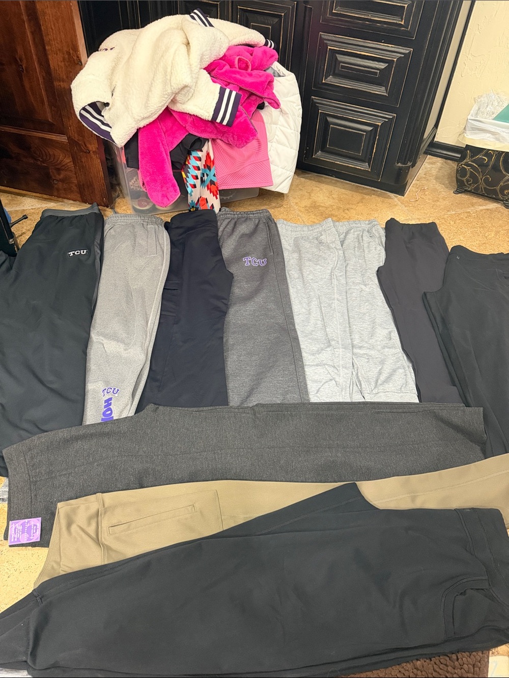 Sweatpants bundle (11 pairs)